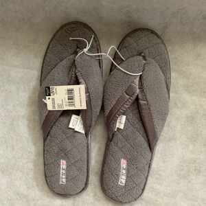 NWT Gray Women's Clarissa Flip-Flop Slippers
